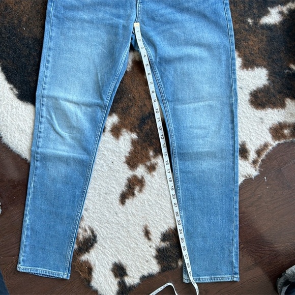 Calvin Klein Jeans | Brand New | Size 33x32 | Never Worn | Classic & Stylish - Picture 3 of 6